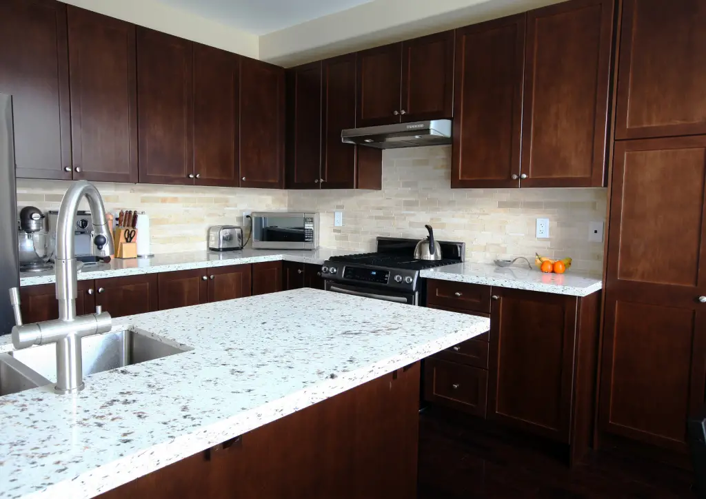 best kitchen countertops: quartz
