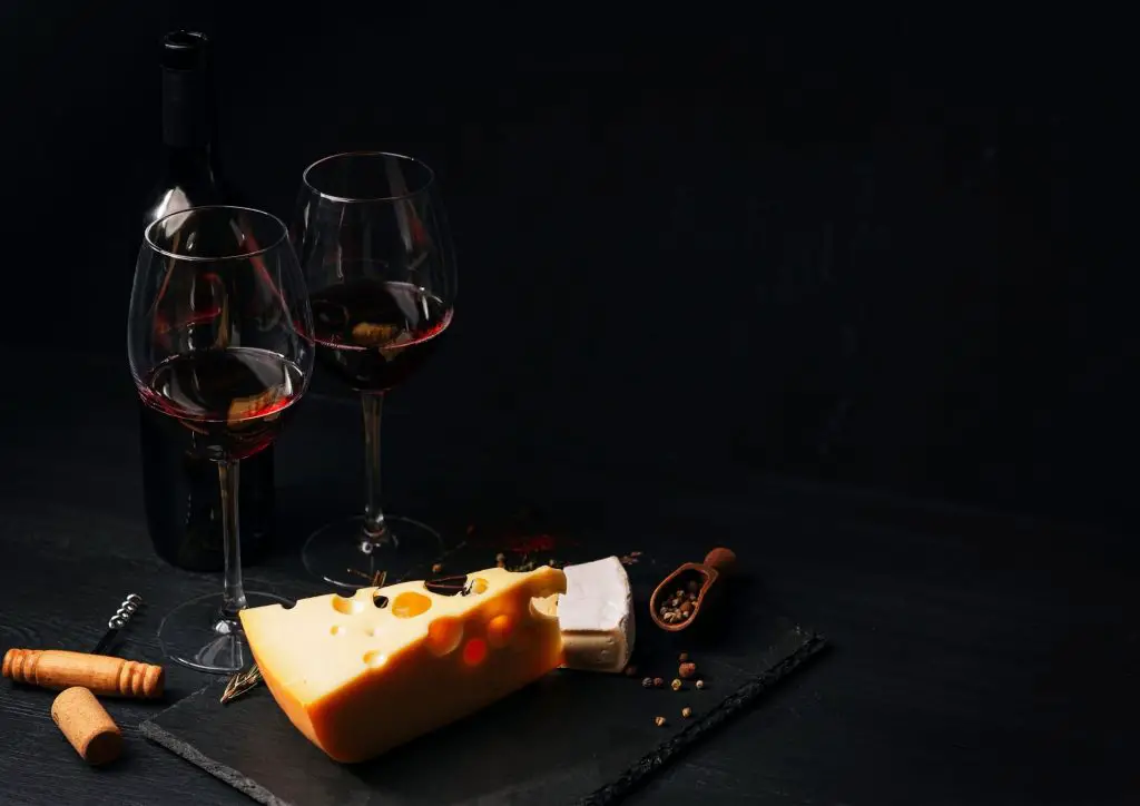 wine and cheese pairing: matching intensities 