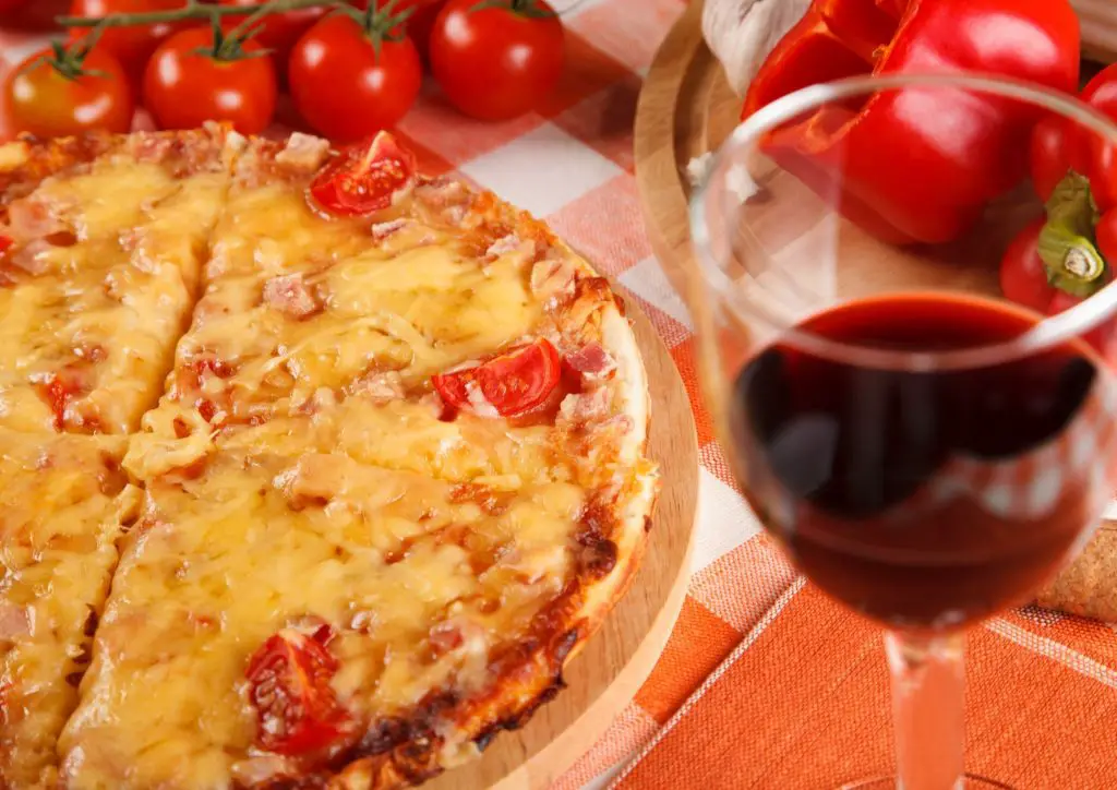wine and pizza pairing:  classic cheese