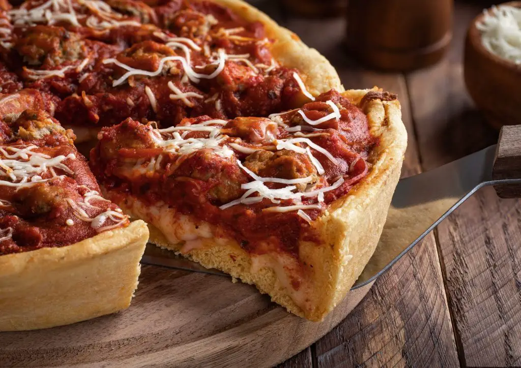 wine and pizza pairing: sausage pizza