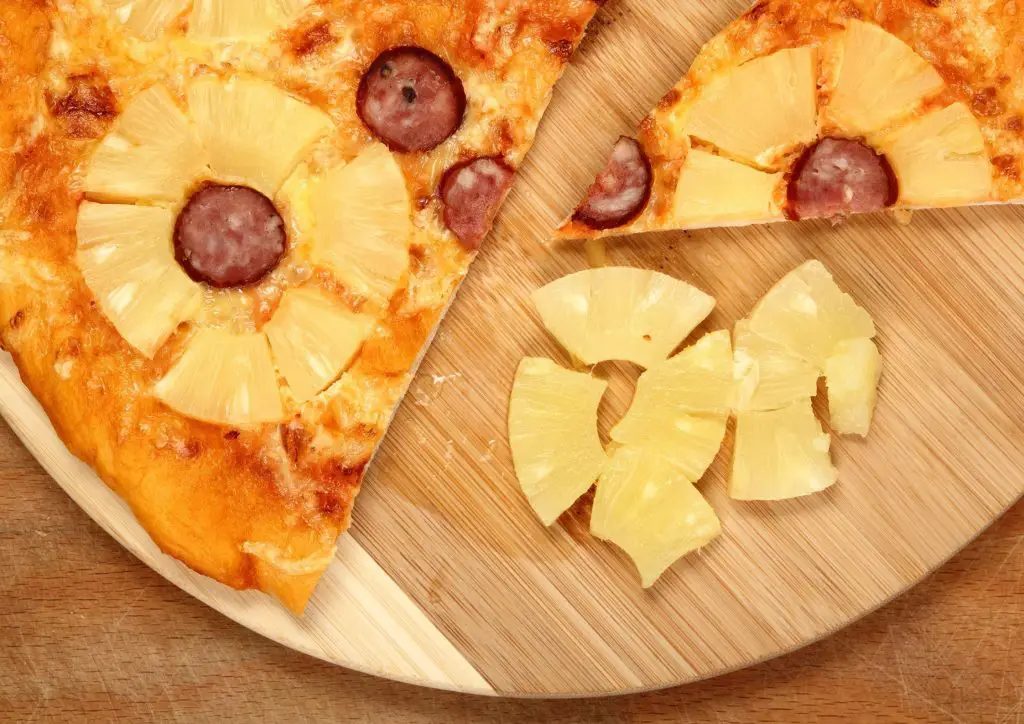 wine and pizza pairing:  pineapple pizza