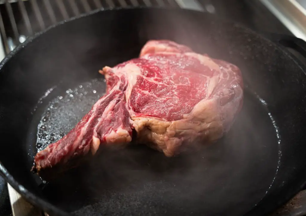 reverse sear steak in cast iron