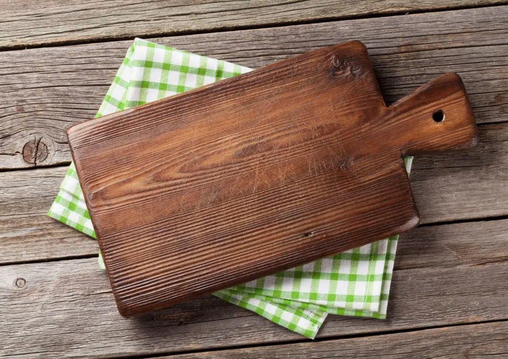 Plan The Ultimate Picnic: get a cutting board